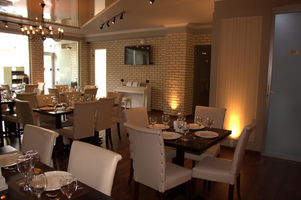 Hôtel Batus à Batoumi Extérieur photo