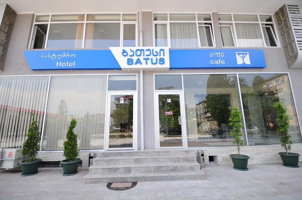 Hôtel Batus à Batoumi Extérieur photo