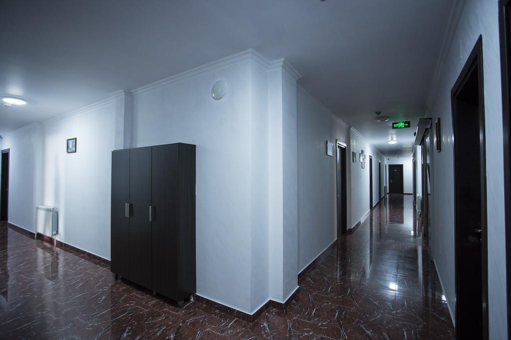 Hôtel Batus à Batoumi Extérieur photo